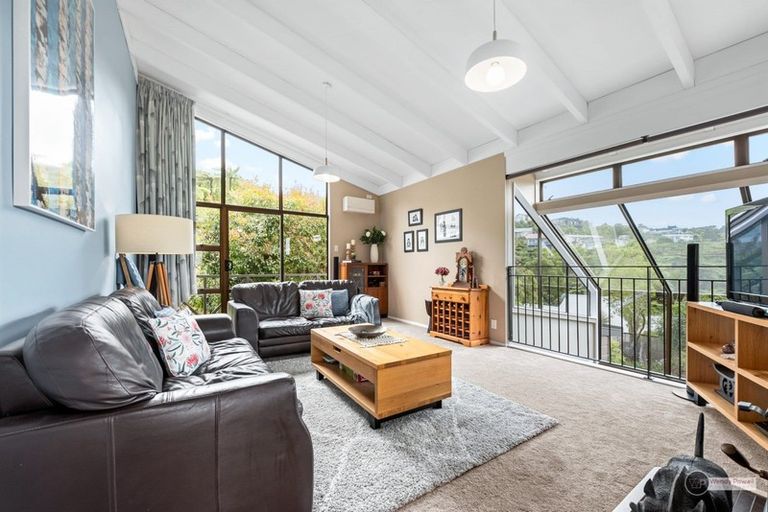 Photo of property in 33b Pekanga Road, Normandale, Lower Hutt, 5010