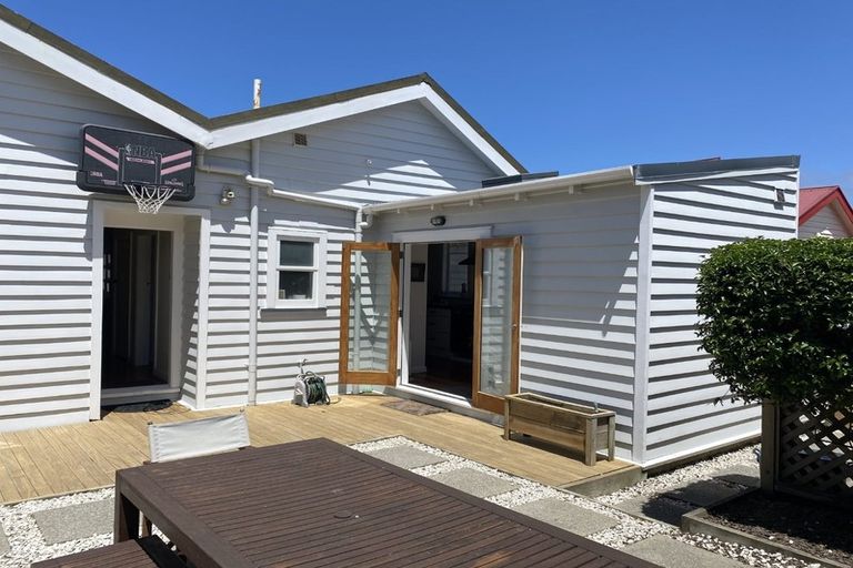 Photo of property in 49 Roy Street, Newtown, Wellington, 6021