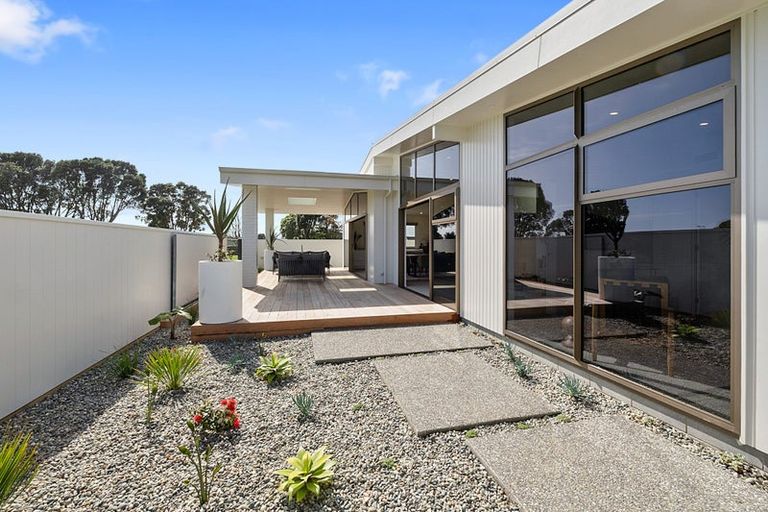 Photo of property in 63c Mangorei Road, Strandon, New Plymouth, 4312
