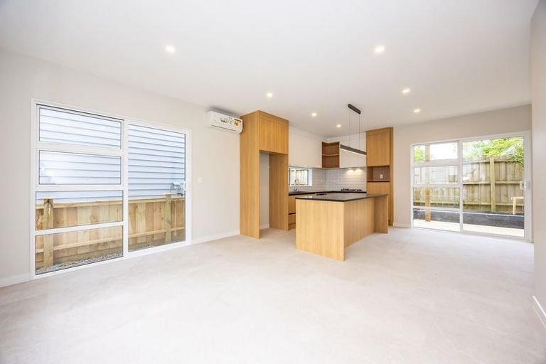 Photo of property in 34 Hellyers Street, Birkdale, Auckland, 0626