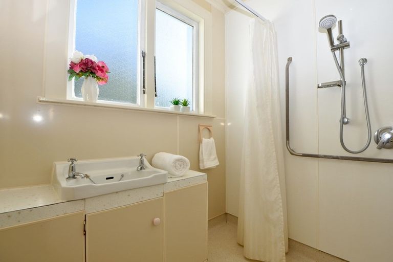 Photo of property in 41 Rhodes Street, Carterton, 5713