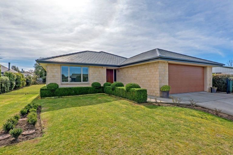 Photo of property in 10 Devon Crescent, Darfield, 7510