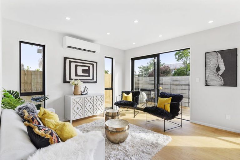 Photo of property in 44c Blakeborough Drive, Forrest Hill, Auckland, 0620