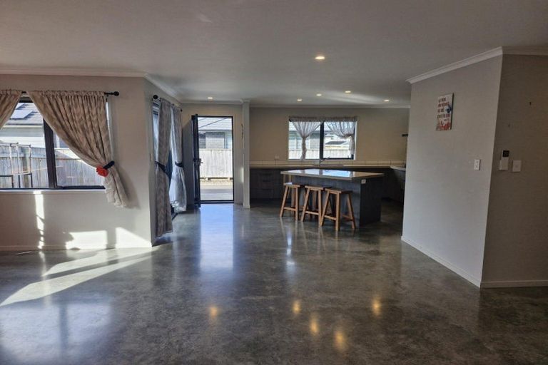 Photo of property in 12 Nukuroa Close, Waitara, 4320