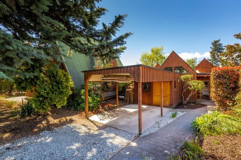 Photo of property in 8 Sargood Drive, Wanaka, 9305