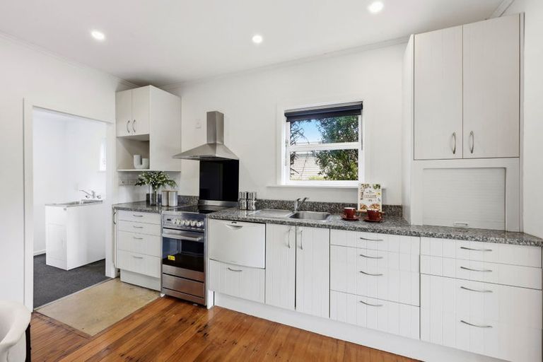 Photo of property in 44 Wellesley Road, Mangere Bridge, Auckland, 2022