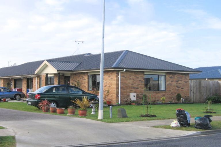 Photo of property in 11 Kittyhawk Place, Melville, Hamilton, 3206