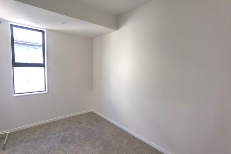 Photo of property in 9b Crestview Rise, Papakura, 2110