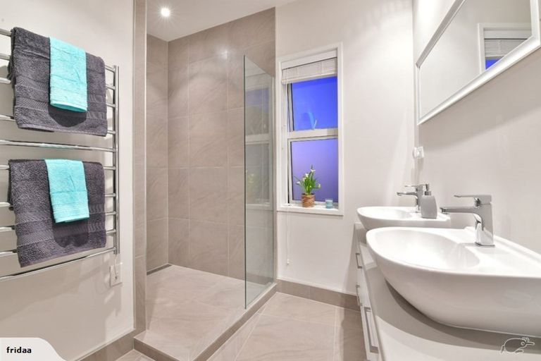 Photo of property in 69 De Luen Avenue, Tindalls Beach, Whangaparaoa, 0930