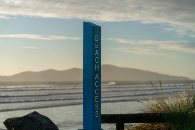 Photo of property in 108 Wellington Road, Paekakariki, 5034