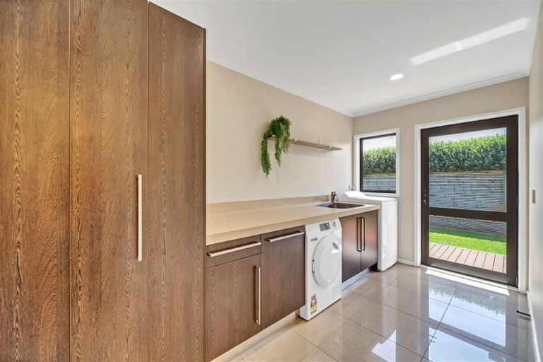 Photo of property in 9 Sampson Avenue, Waiwhakaiho, New Plymouth, 4312