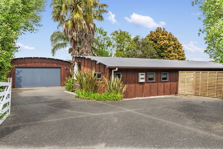 Photo of property in 9 Ginders Drive, Massey, Auckland, 0614
