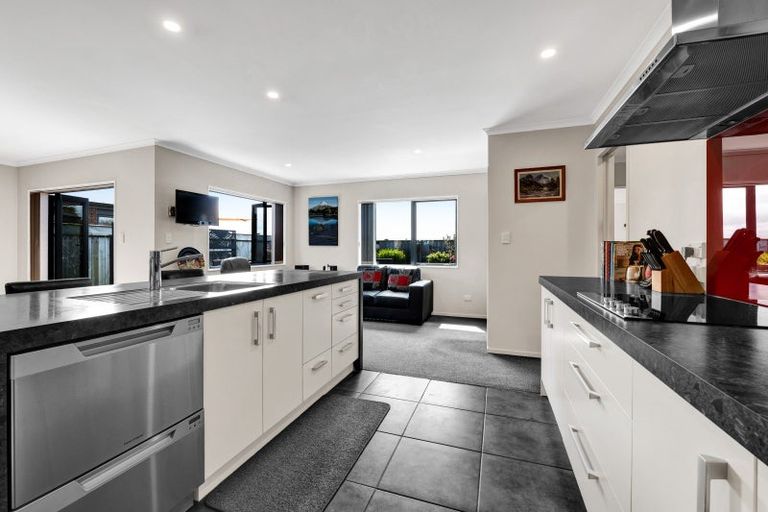 Photo of property in 38 Montague Grove, Stratford, 4332