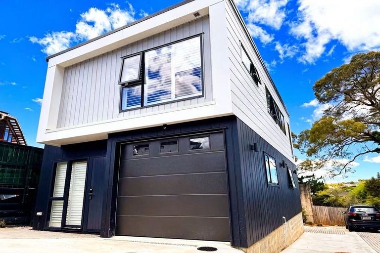 Photo of property in 95d Oreil Avenue, West Harbour, Auckland, 0618