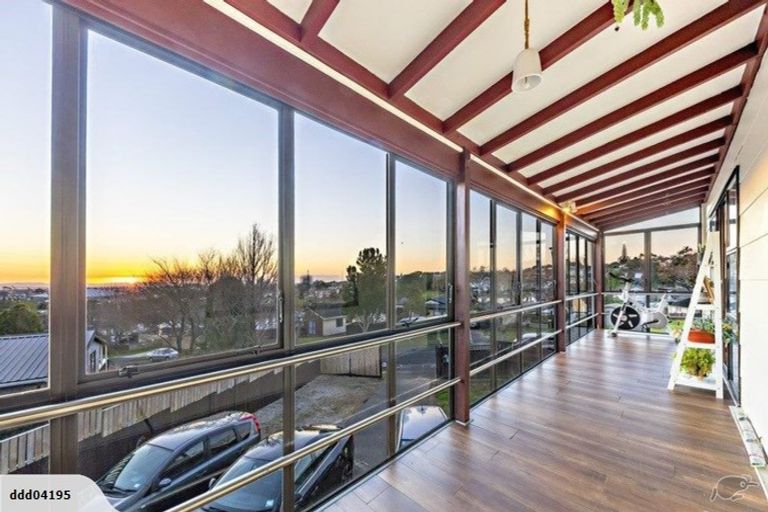 Photo of property in 17 Banyan Drive, Totara Heights, Auckland, 2105