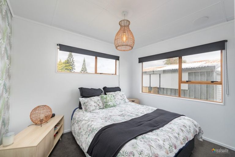 Photo of property in 44 Beaumaris Crescent, Ascot Park, Porirua, 5024