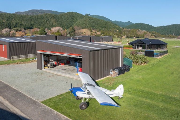 Photo of property in Koromiko Airpark, 4 Sirocco Place, Koromiko, Blenheim, 7273