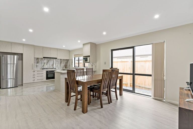 Photo of property in 12 Koroheke Road, Takanini, 2110