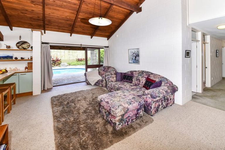 Photo of property in 2 Rippleside Place, Pahurehure, Papakura, 2113