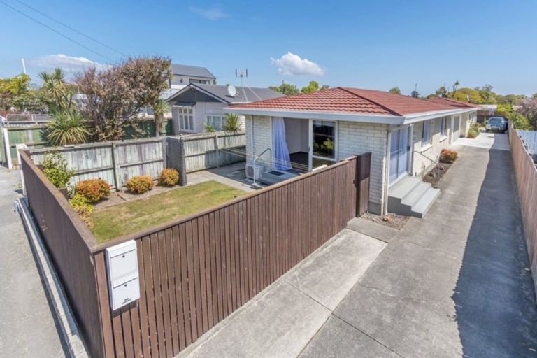 Photo of property in 1/66 Estuary Road, New Brighton, Christchurch, 8061