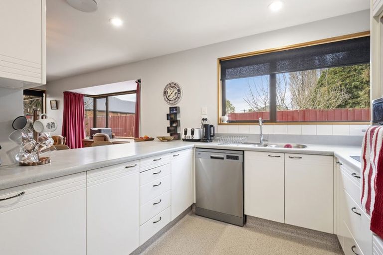 Photo of property in 1/2 Hare Street, Ilam, Christchurch, 8041