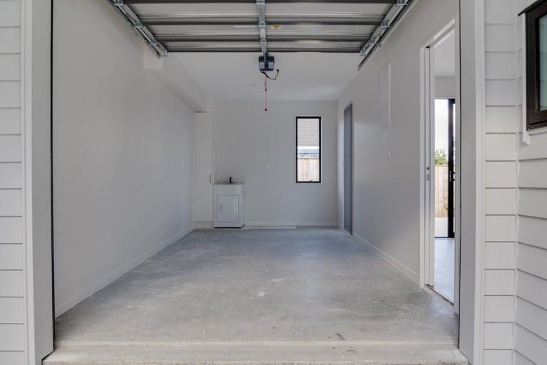 Photo of property in 7/21 Akoranga Drive, Northcote, Auckland, 0627