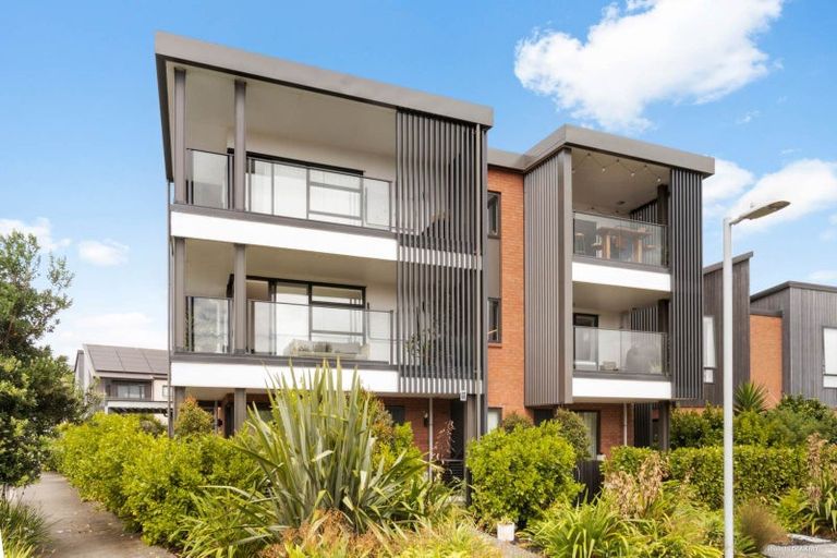 Photo of property in 3/2 Sioux Road, Hobsonville, Auckland, 0616