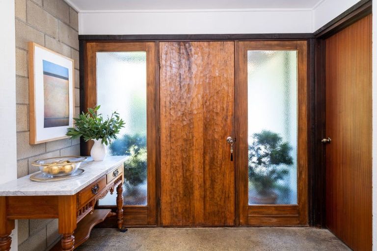 Photo of property in 44 Iona Road, Havelock North, 4130