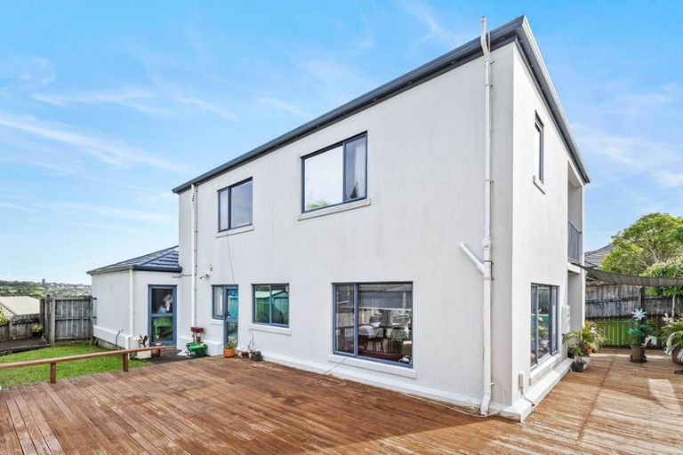 Photo of property in 12 Roy Maloney Drive, Henderson, Auckland, 0612