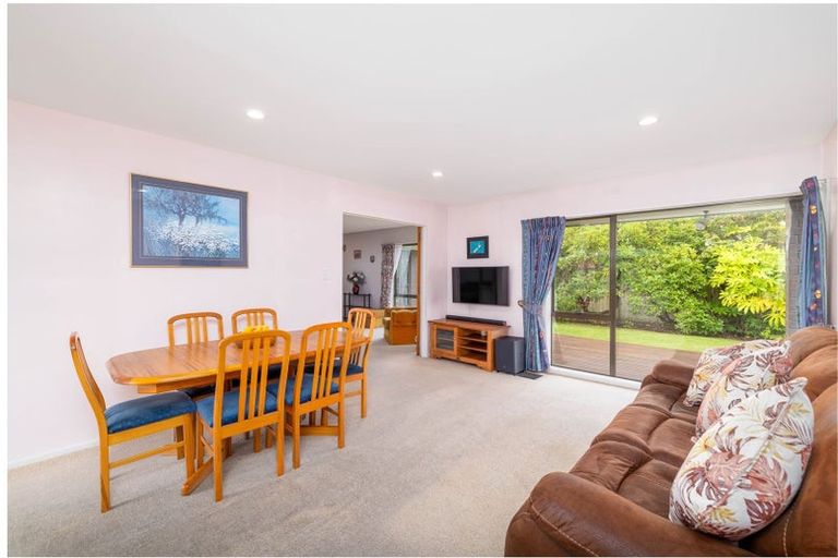 Photo of property in 81 Apsley Drive, Avonhead, Christchurch, 8042