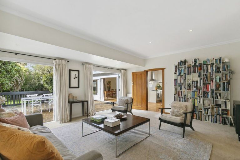 Photo of property in 21a Ngatoto Street, Khandallah, Wellington, 6035