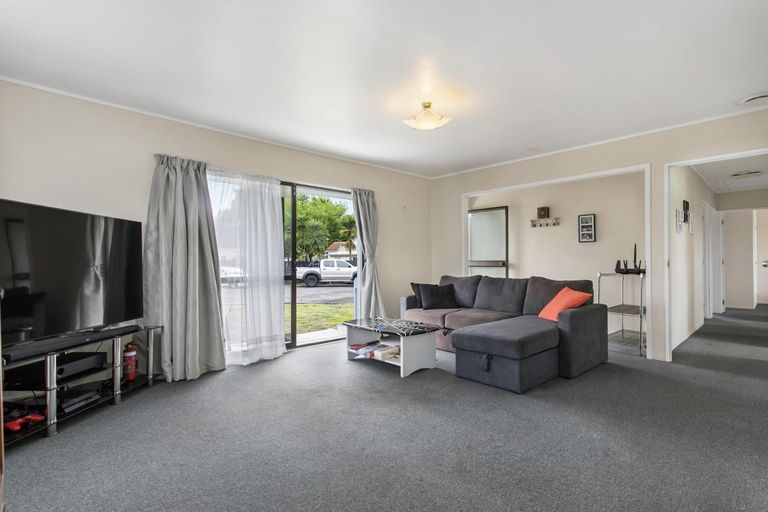 Photo of property in 2/11 Avis Avenue, Papatoetoe, Auckland, 2025