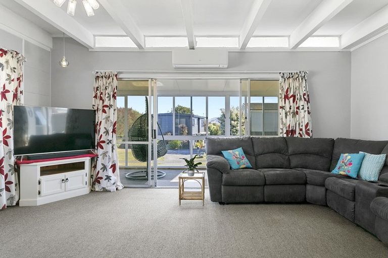 Photo of property in 6 Regents Grove, Richmond Heights, Taupo, 3330