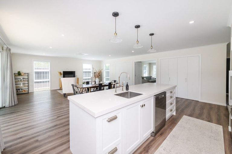 Photo of property in 2 Henty Lane, Marton, 4710