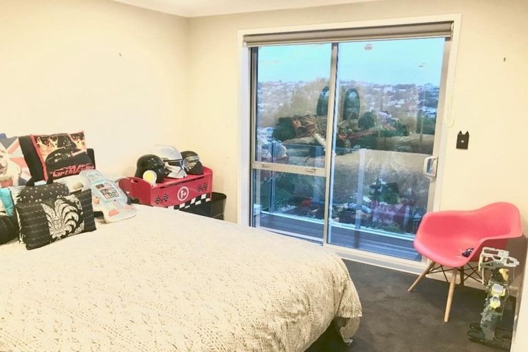 Photo of property in 43a Shanaway Rise, Hillcrest, Auckland, 0627