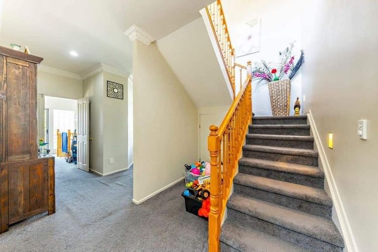 Photo of property in 29 Chieftain Rise, Goodwood Heights, Auckland, 2105