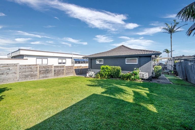 Photo of property in 32b Takutai Avenue, Bucklands Beach, Auckland, 2012