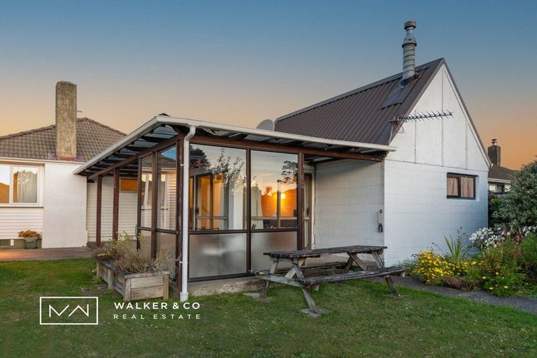 Photo of property in 10 Weka Grove, Elderslea, Upper Hutt, 5018
