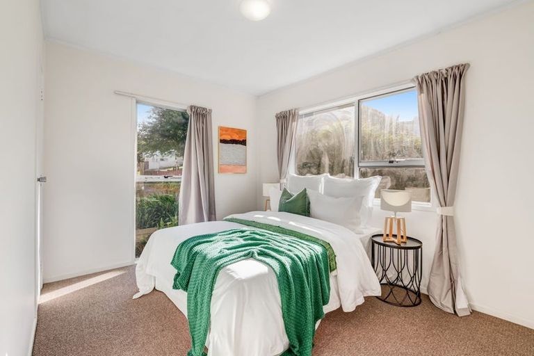 Photo of property in 12 Simon Ellice Drive, Bayview, Auckland, 0629