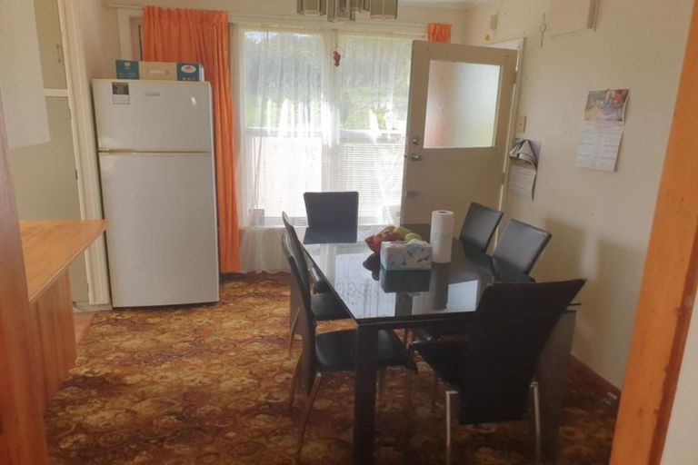 Photo of property in 92 Cook Street, Marfell, New Plymouth, 4310