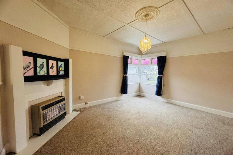 Photo of property in 37 Bryant Street, Takaro, Palmerston North, 4412