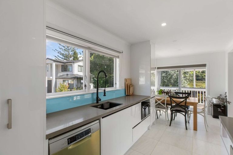 Photo of property in 93 Riverpark Crescent, Henderson, Auckland, 0610