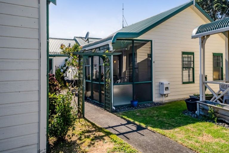 Photo of property in 4/70-76 Whiteley Street, Moturoa, New Plymouth, 4310