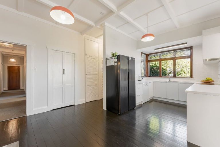 Photo of property in 19 Tipahi Street, Nelson South, Nelson, 7010