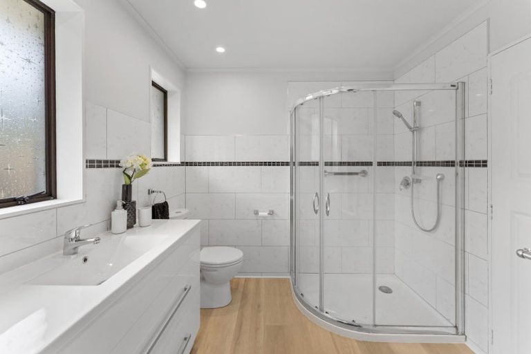 Photo of property in 11 Amber Grove, Birchville, Upper Hutt, 5018