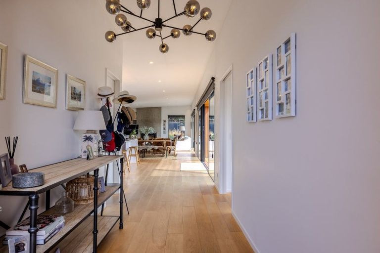 Photo of property in 16 Sapphire Spring Rise, Wanaka, 9305