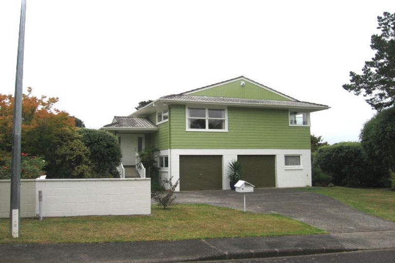 Photo of property in 12 Terrylyn Drive, Hillcrest, Auckland, 0627