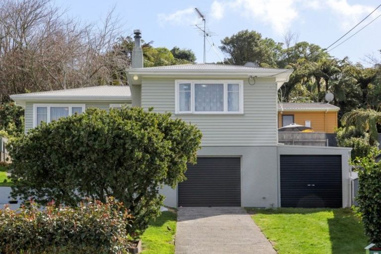 Photo of property in 16 Kenmore Street, Westown, New Plymouth, 4310