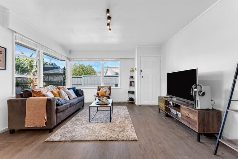 Photo of property in 1/14 Stanniland Street, Sunnyhills, Auckland, 2010