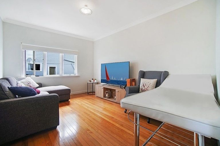 Photo of property in 5 Lane Road, Weymouth, Auckland, 2103